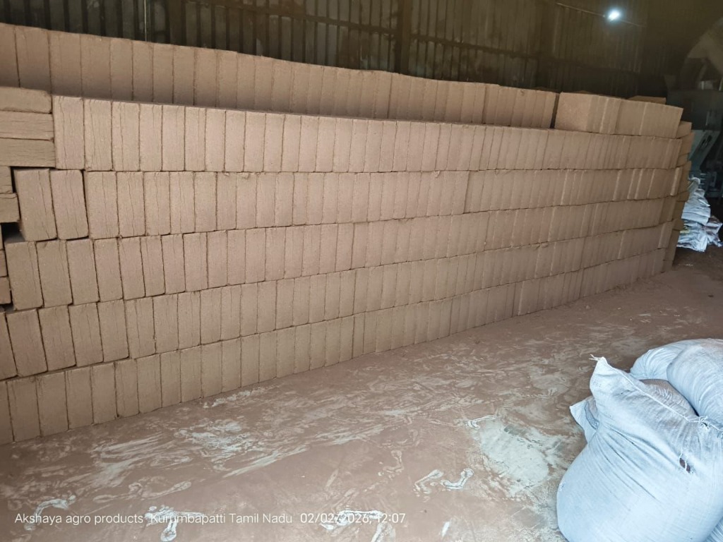 Extensive wall of compressed blocks